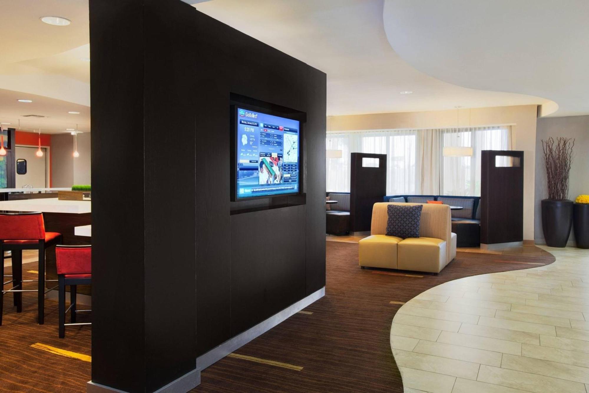 Courtyard By Marriott