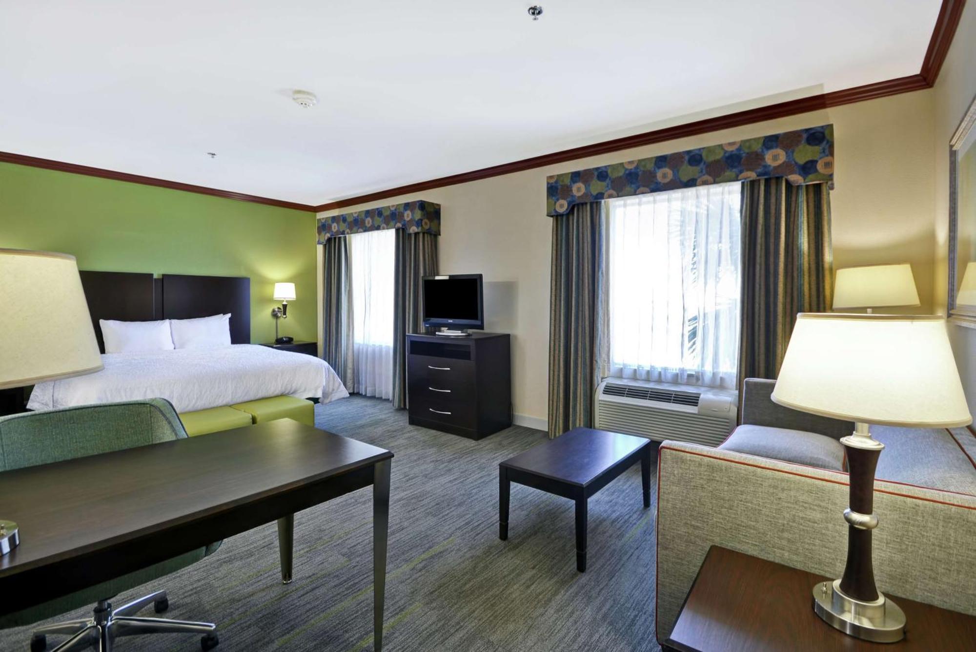 Hampton & I-37 - Navigation Boulevard Hotel 3*