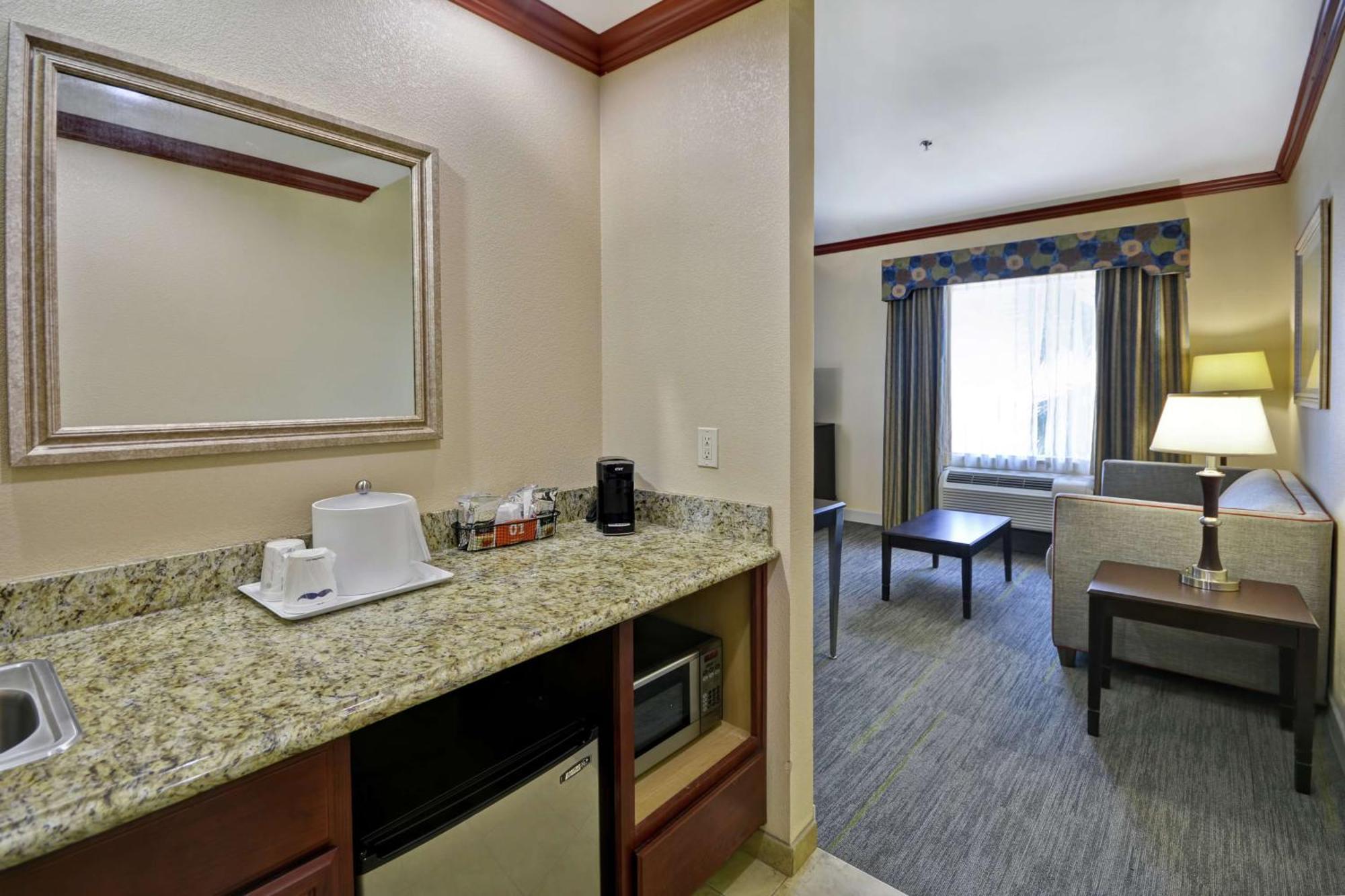 Hampton & I-37 - Navigation Boulevard 3* Corpus Christi