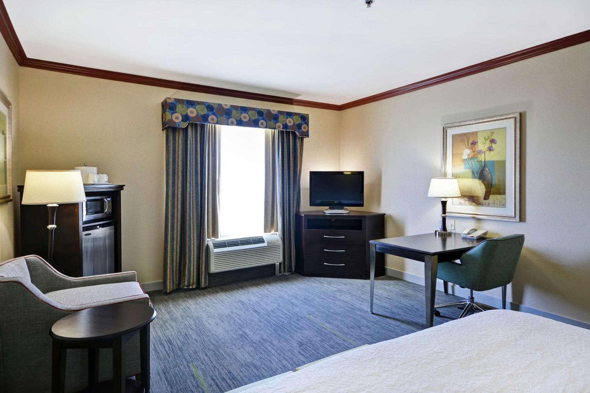 Hampton & I-37 - Navigation Boulevard Hotel 3*