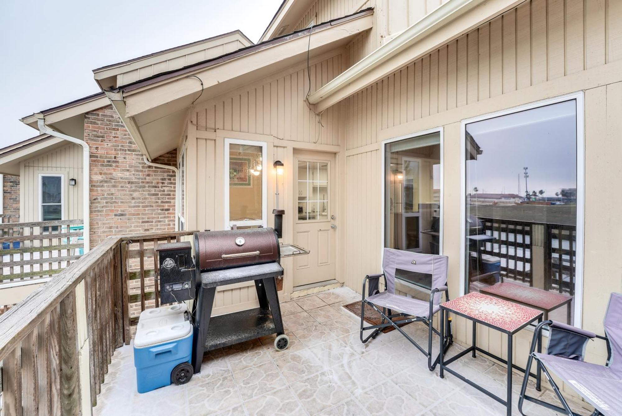 North Padre Island - Close To Beaches! Apartment