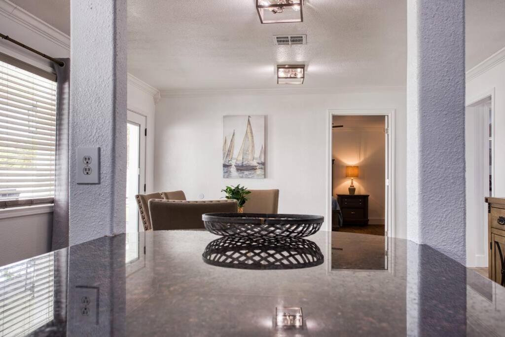 Your Seaside Sanctuary On Ocean Drive Awaits Holiday home Corpus Christi