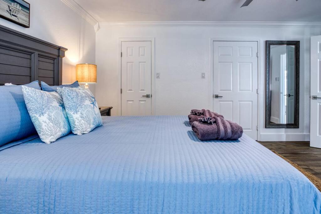 Your Seaside Sanctuary On Ocean Drive Awaits * Corpus Christi
