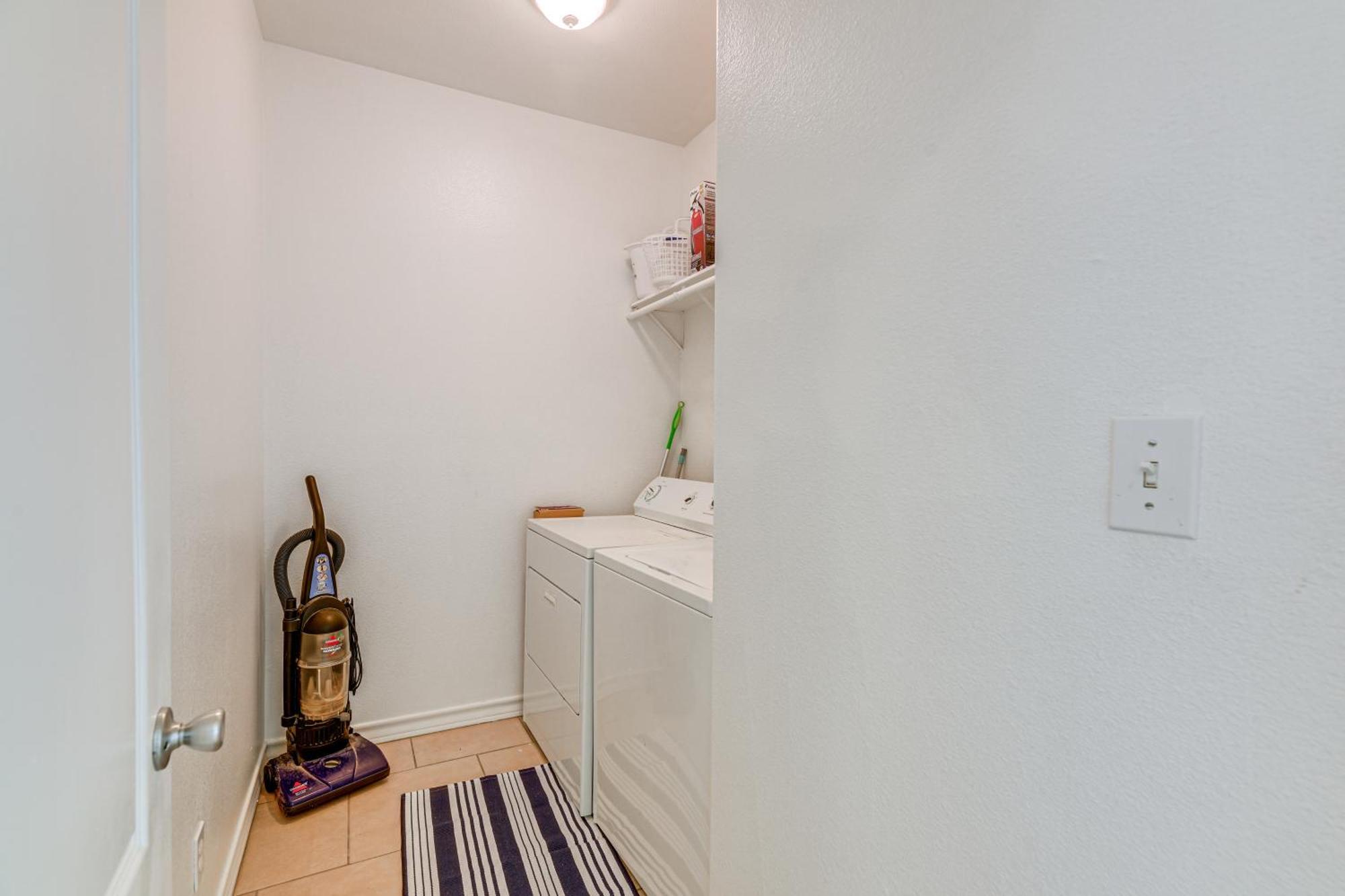 Apartment With Community Pool, Near