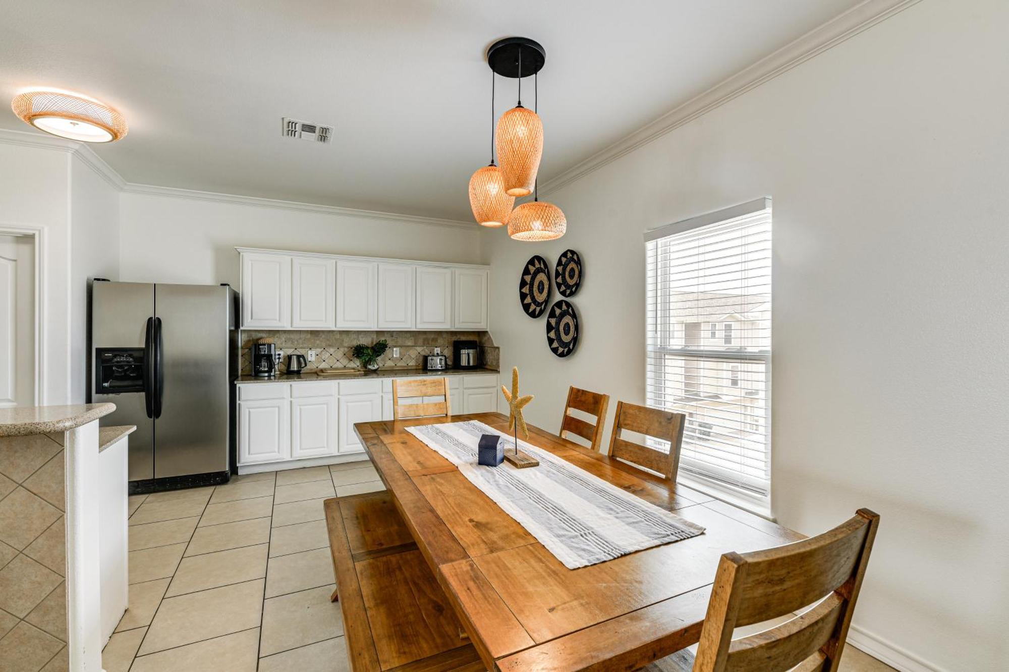 Apartment With Community Pool, Near Corpus Christi