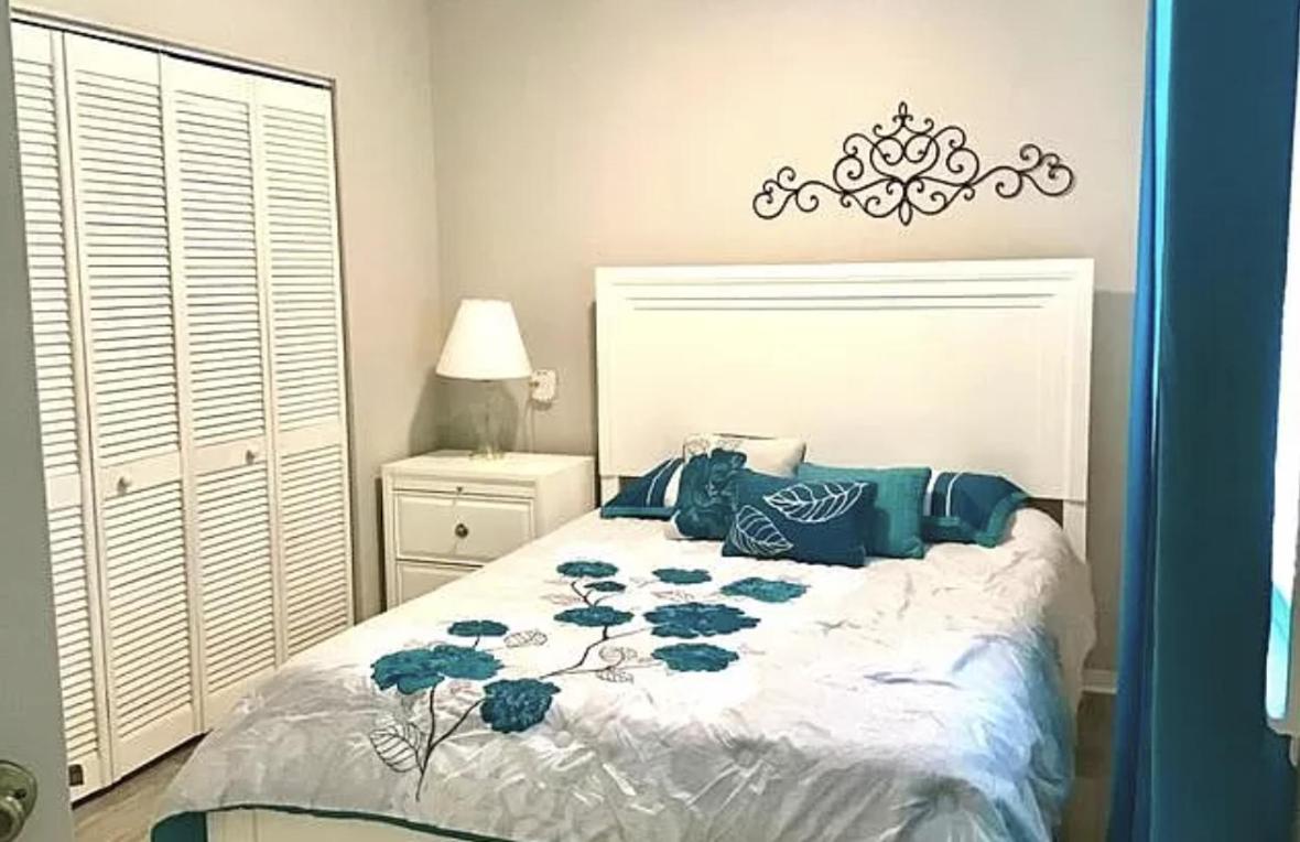 Cozy Beachside With Pool View Apartment Corpus Christi
