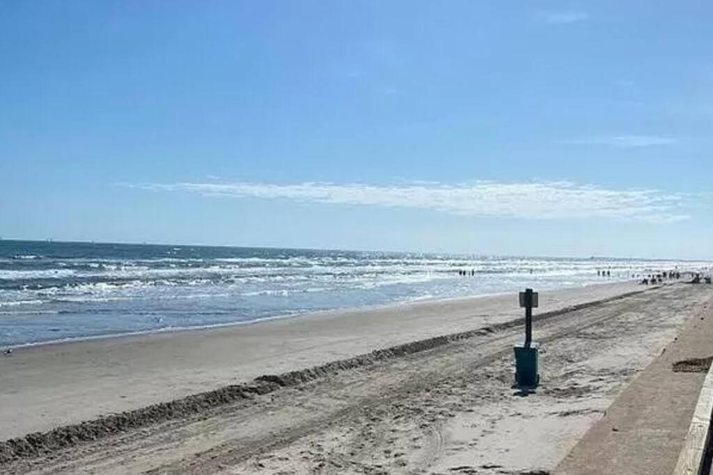 Cozy Beachside With Pool View * Corpus Christi