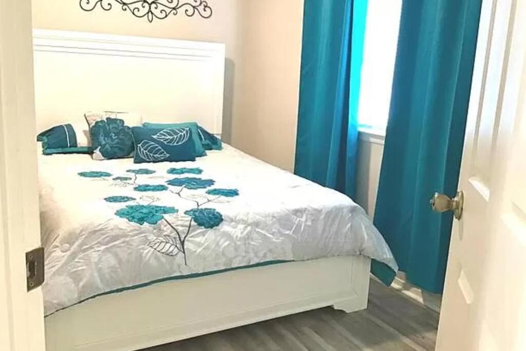 Cozy Beachside With Pool View Apartment Corpus Christi