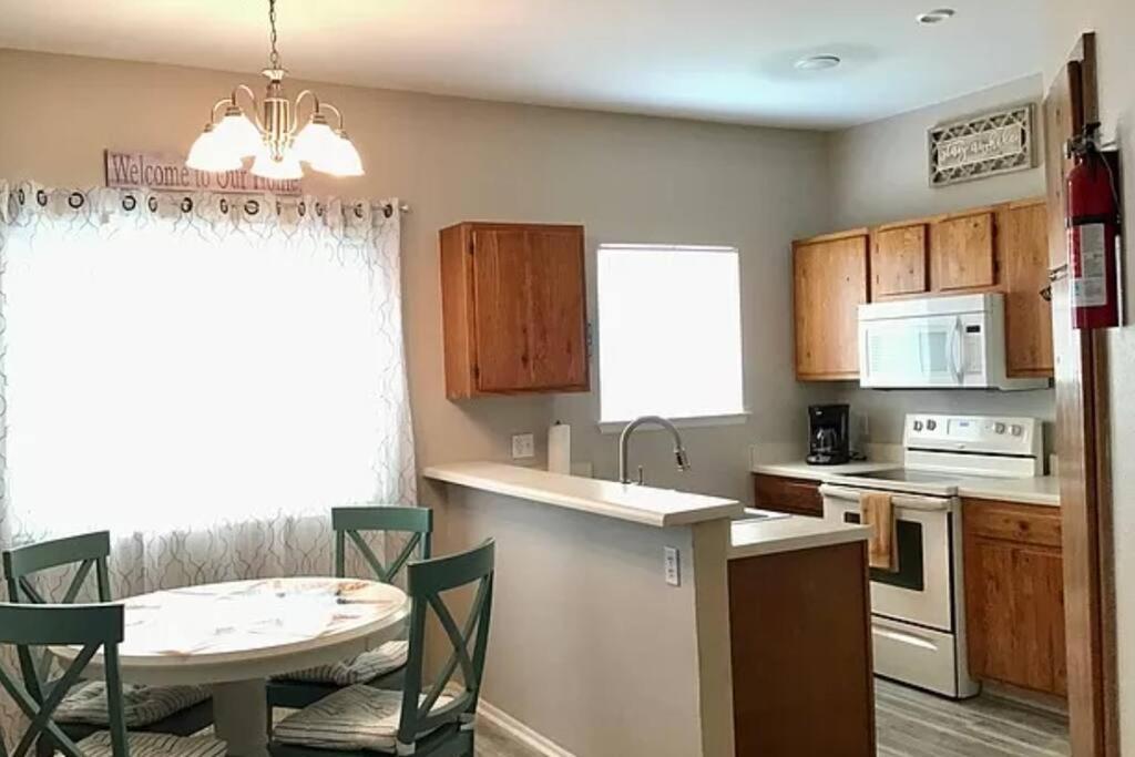 Cozy Beachside With Pool View Corpus Christi