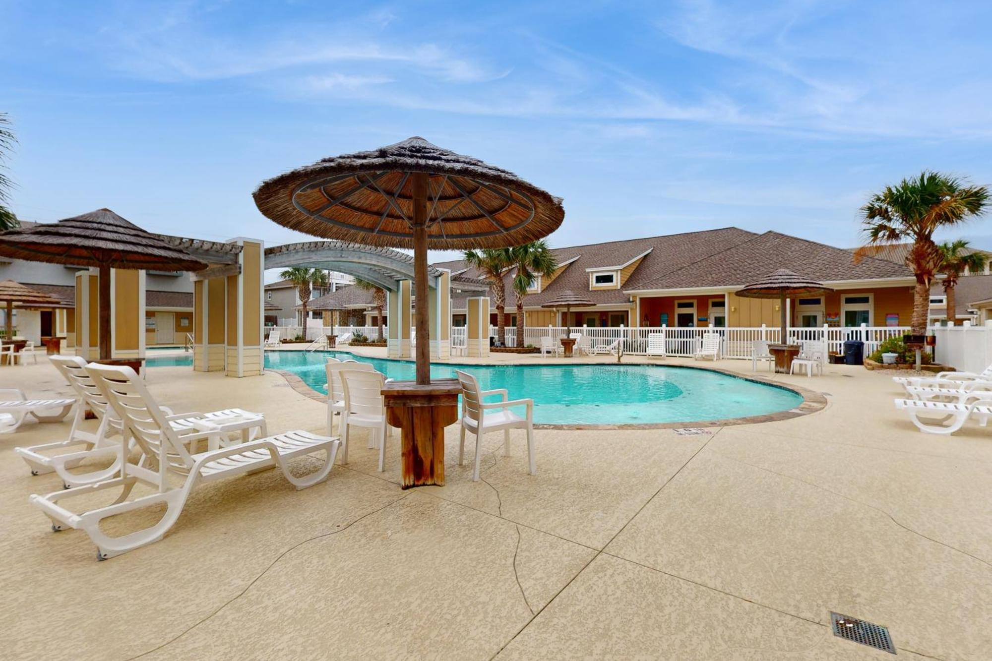 Leeward Manor *
