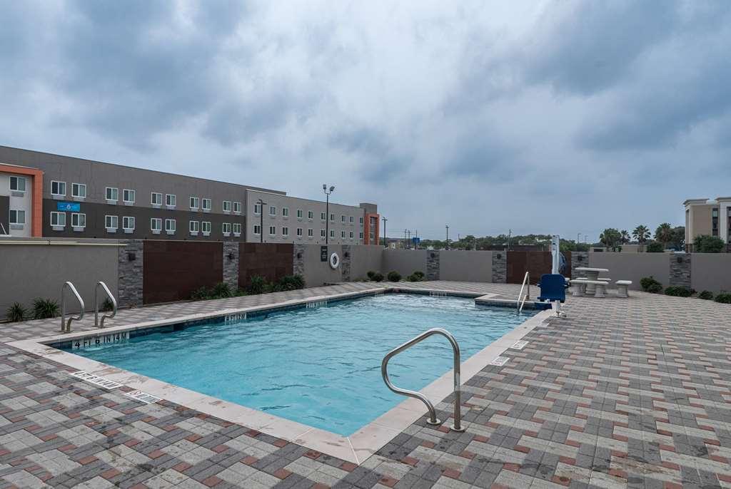 Hotel La Quinta & By Wyndham Southeast Corpus Christi