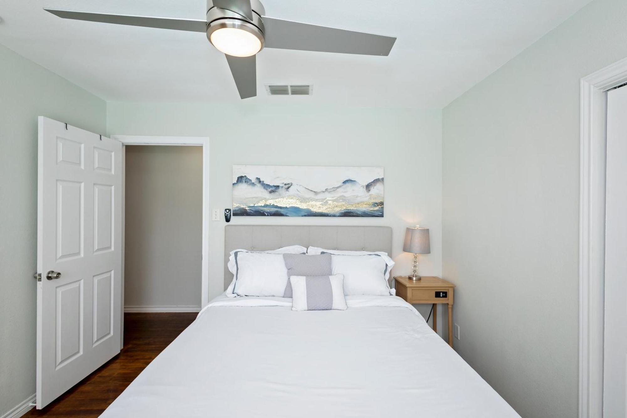 Pool With Ev Charger. No Fee Early Check In! Holiday home