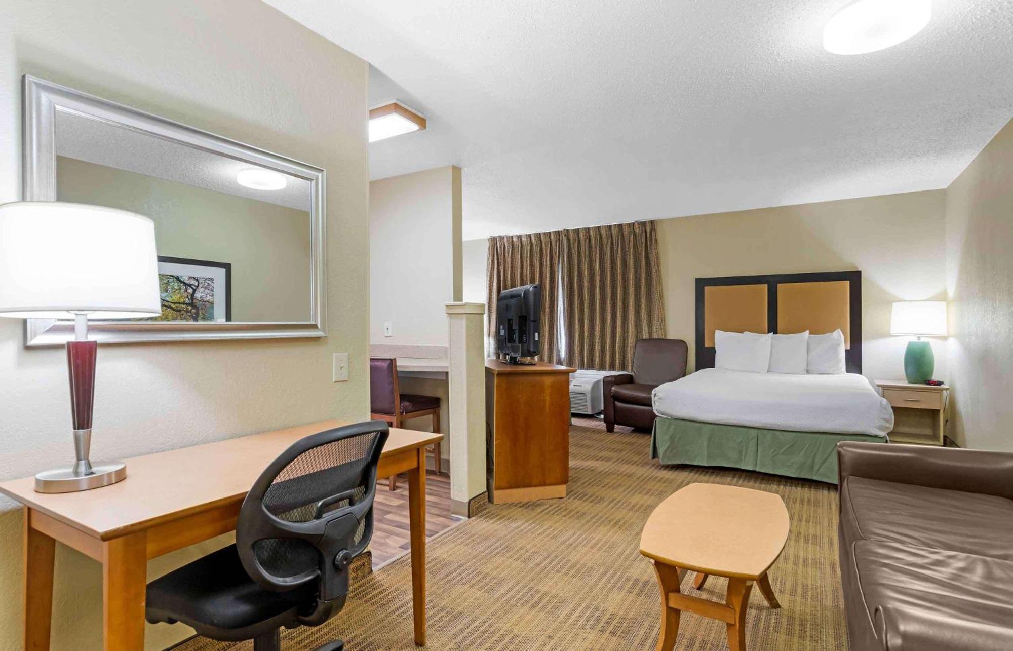 Extended America - - Staples Hotel
