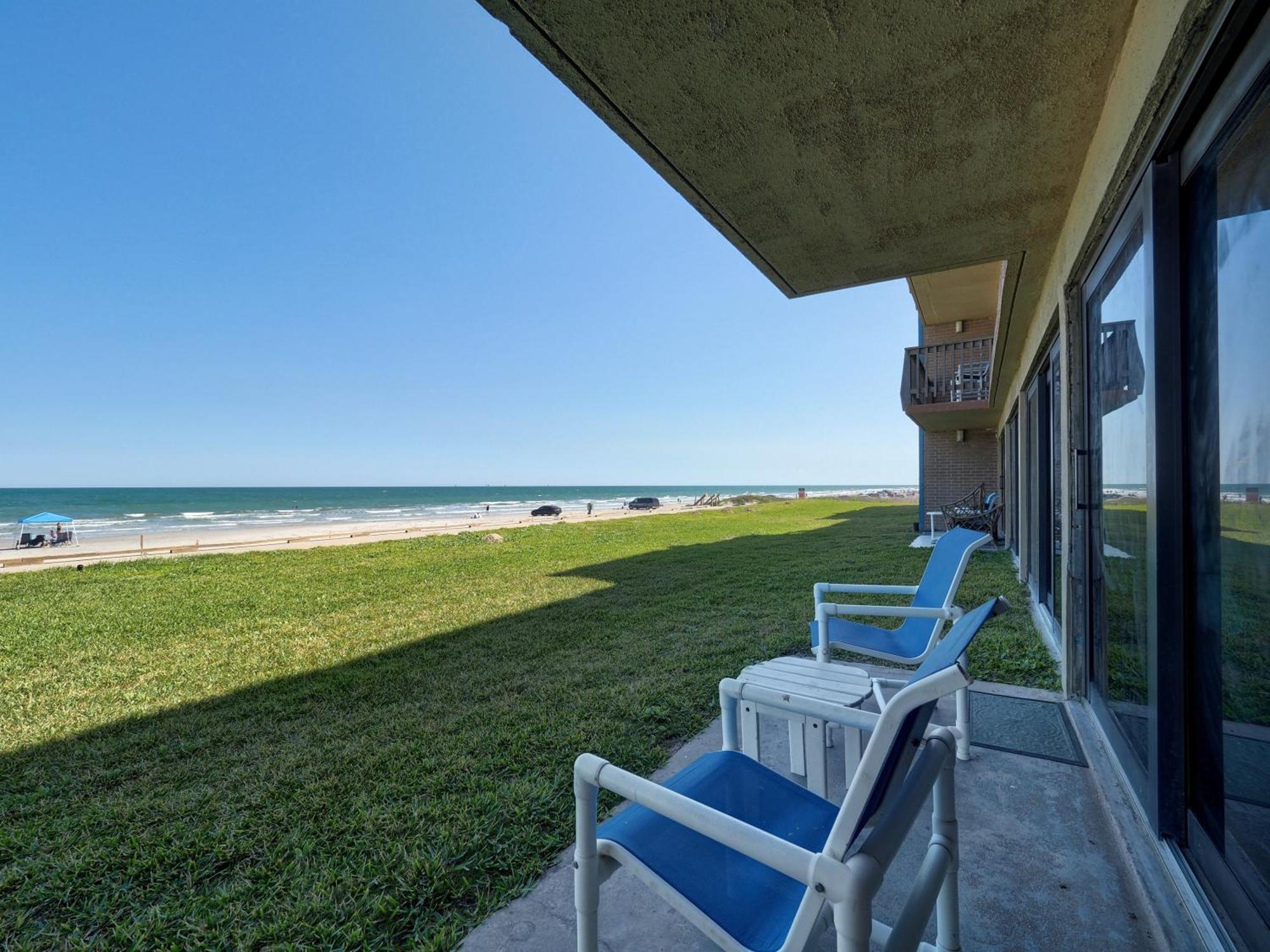 On The Beachfront Direct View & Access To Heated Pool Island House Unit 113 Aparthotel