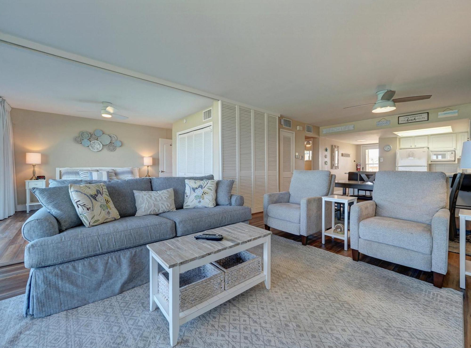 On The Beachfront Direct View & Access To Heated Pool Island House Unit 113 Corpus Christi