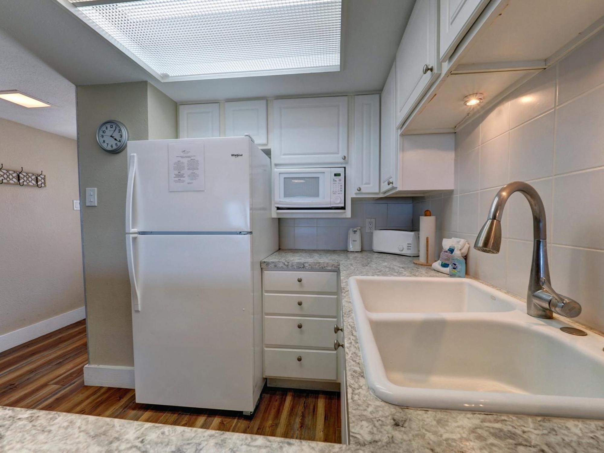 On The Beachfront Direct View & Access To Heated Pool Island House Unit 113