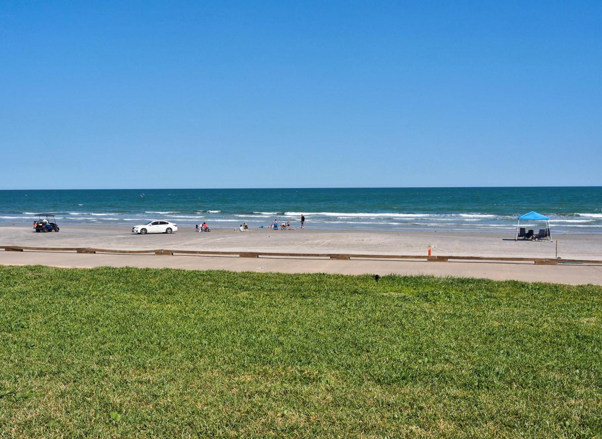 On The Beachfront Direct View & Access To Heated Pool Island House Unit 113 Aparthotel Corpus Christi