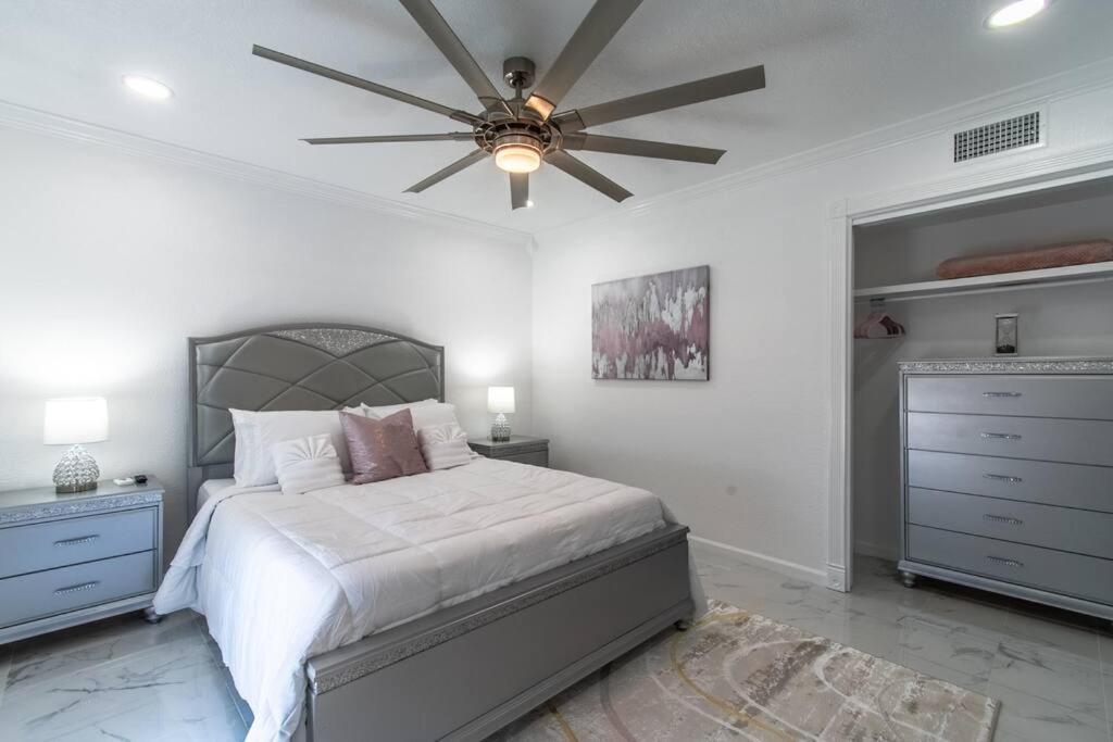 Holiday home Oceanfront Retreat 2 Homes For 29-guests