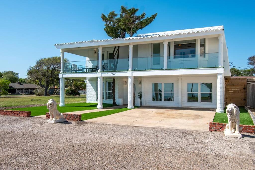 Oceanfront Retreat 2 Homes For 29-guests Corpus Christi