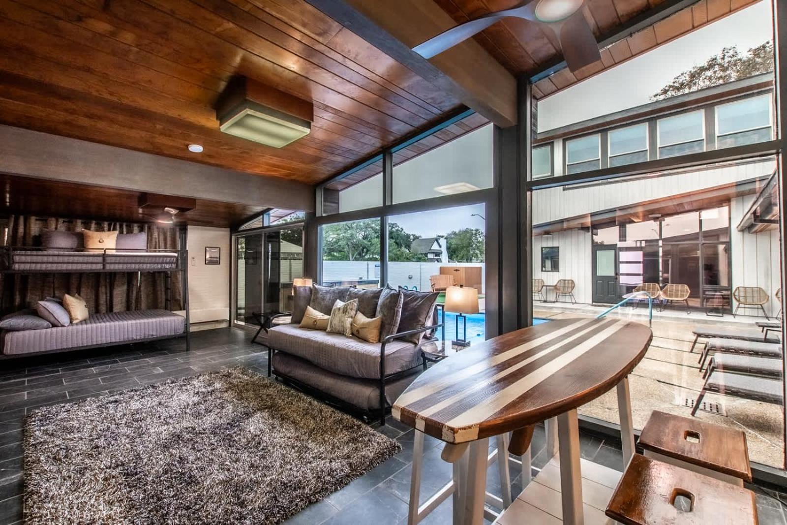Luxury On Ocean Drive - Sleeps 28 Holiday home *