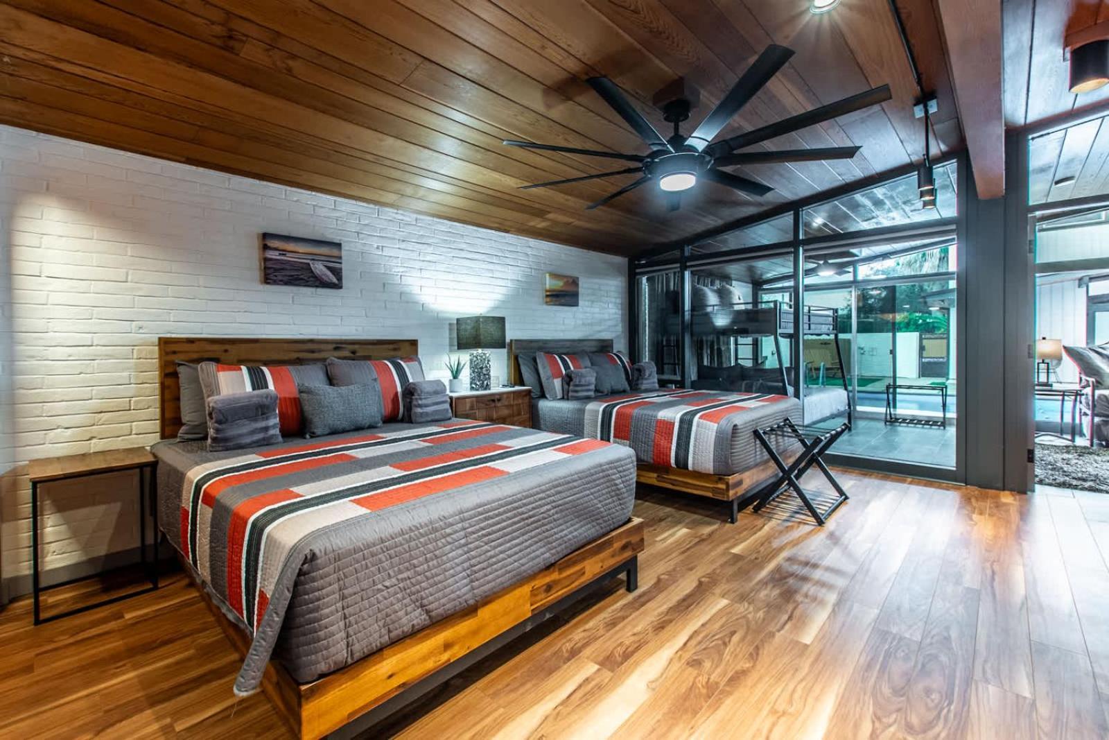 Luxury On Ocean Drive - Sleeps 28 Holiday home Corpus Christi