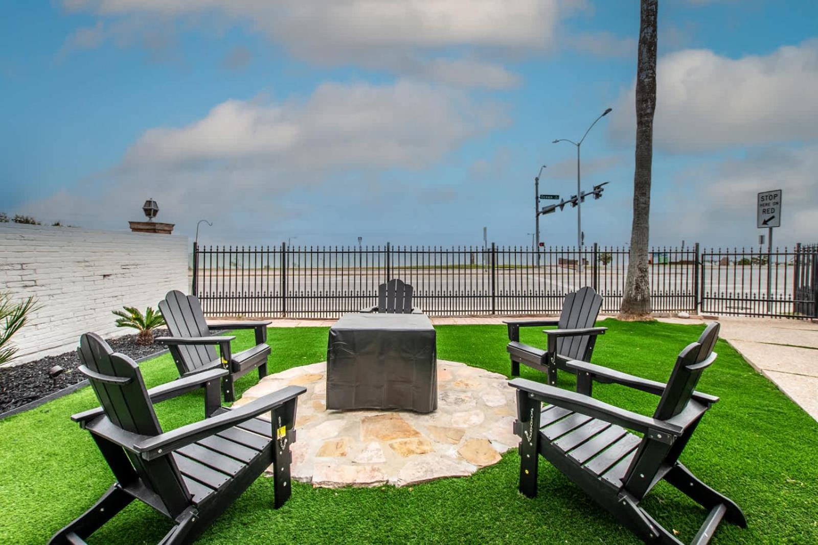 Luxury On Ocean Drive - Sleeps 28 *