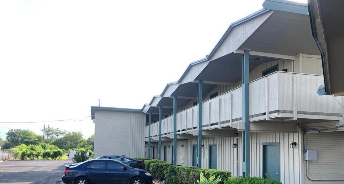 Safari Hotel *