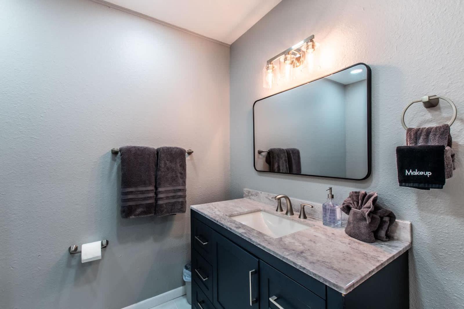 Contemporary Coastal Oasis Awaits Holiday home Corpus Christi