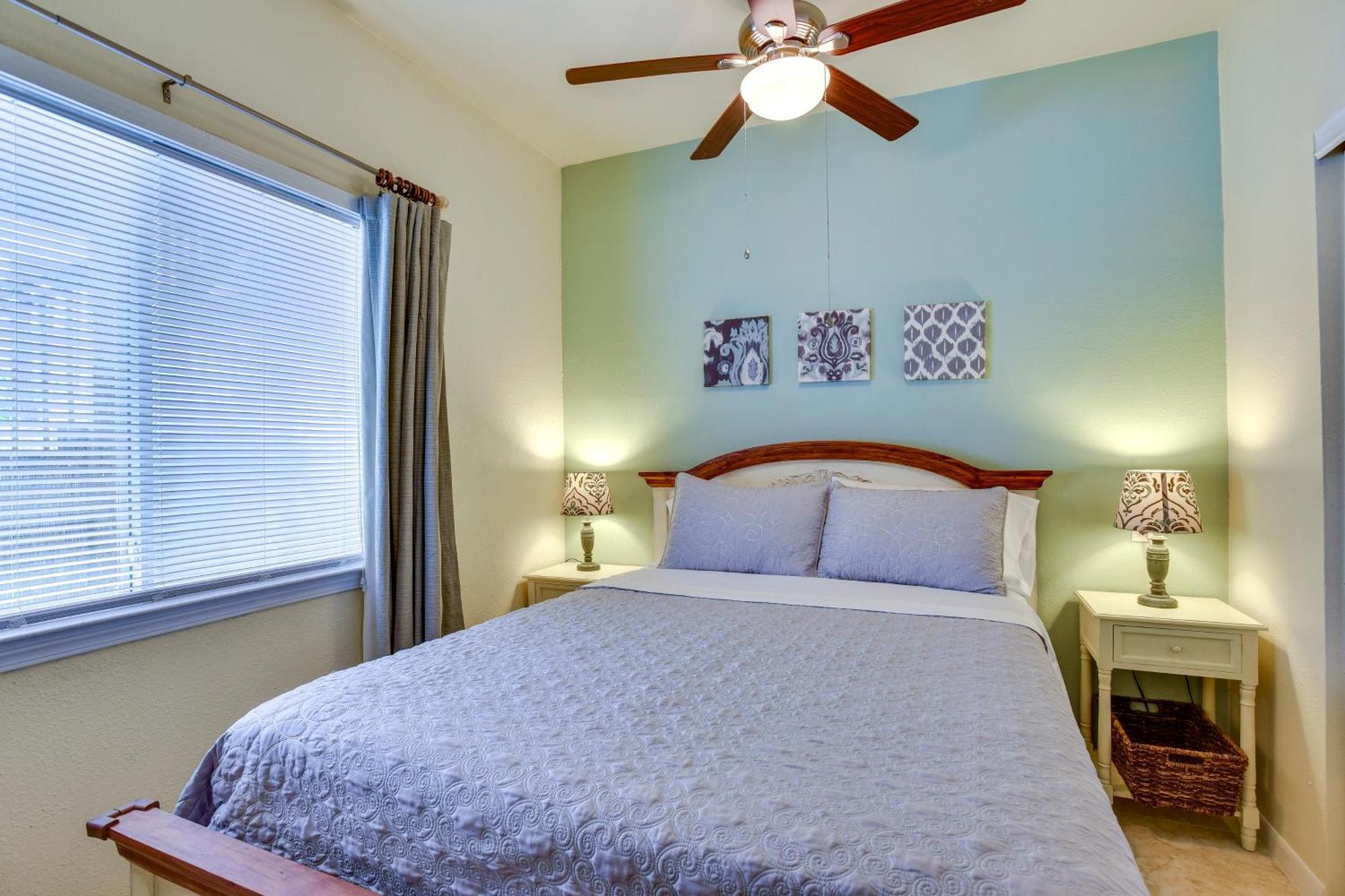 Padre Island With Pool Access - Walk To Beach! Apartment