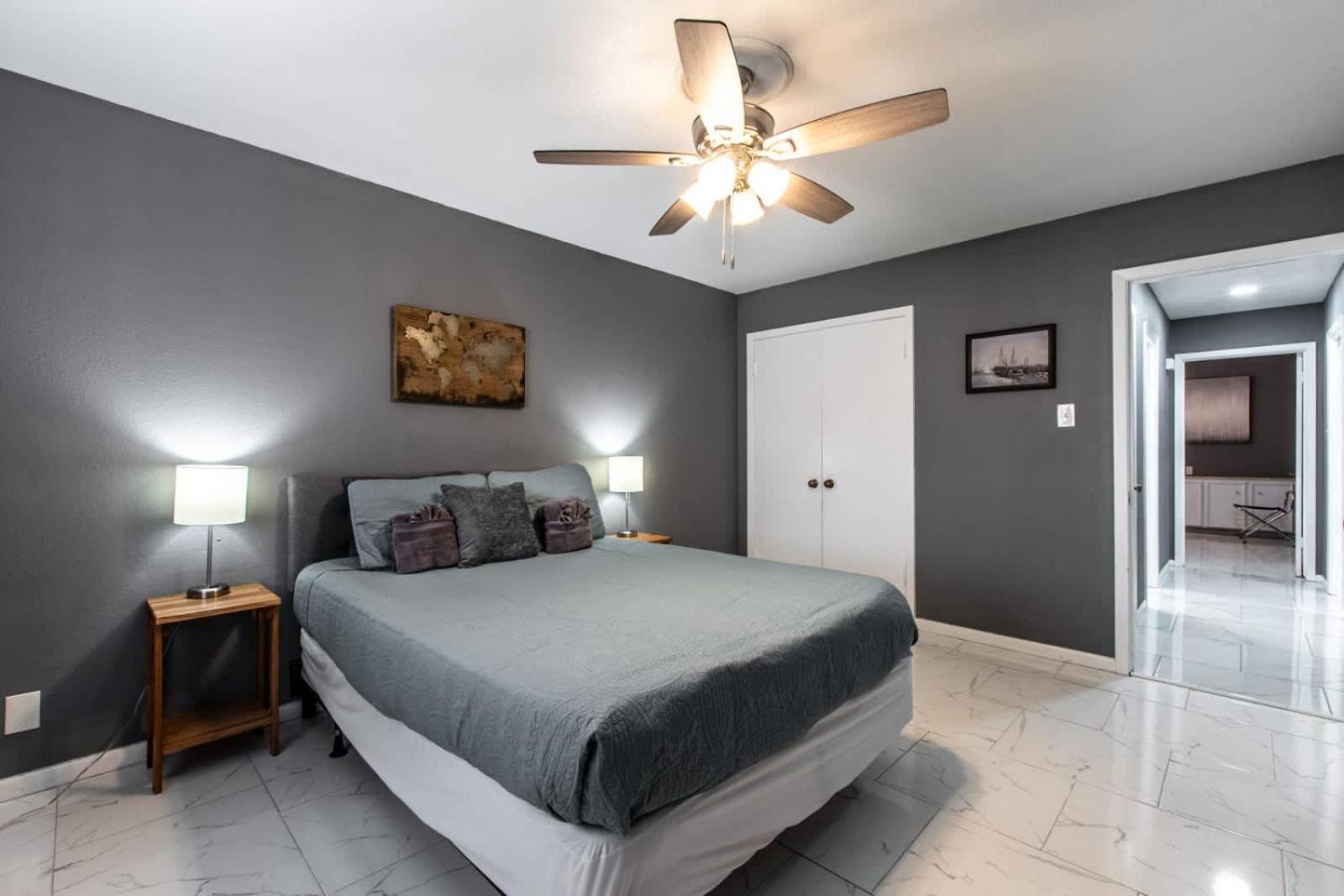 Oceanfront Retreat 2 Homes For 29-guests * Corpus Christi