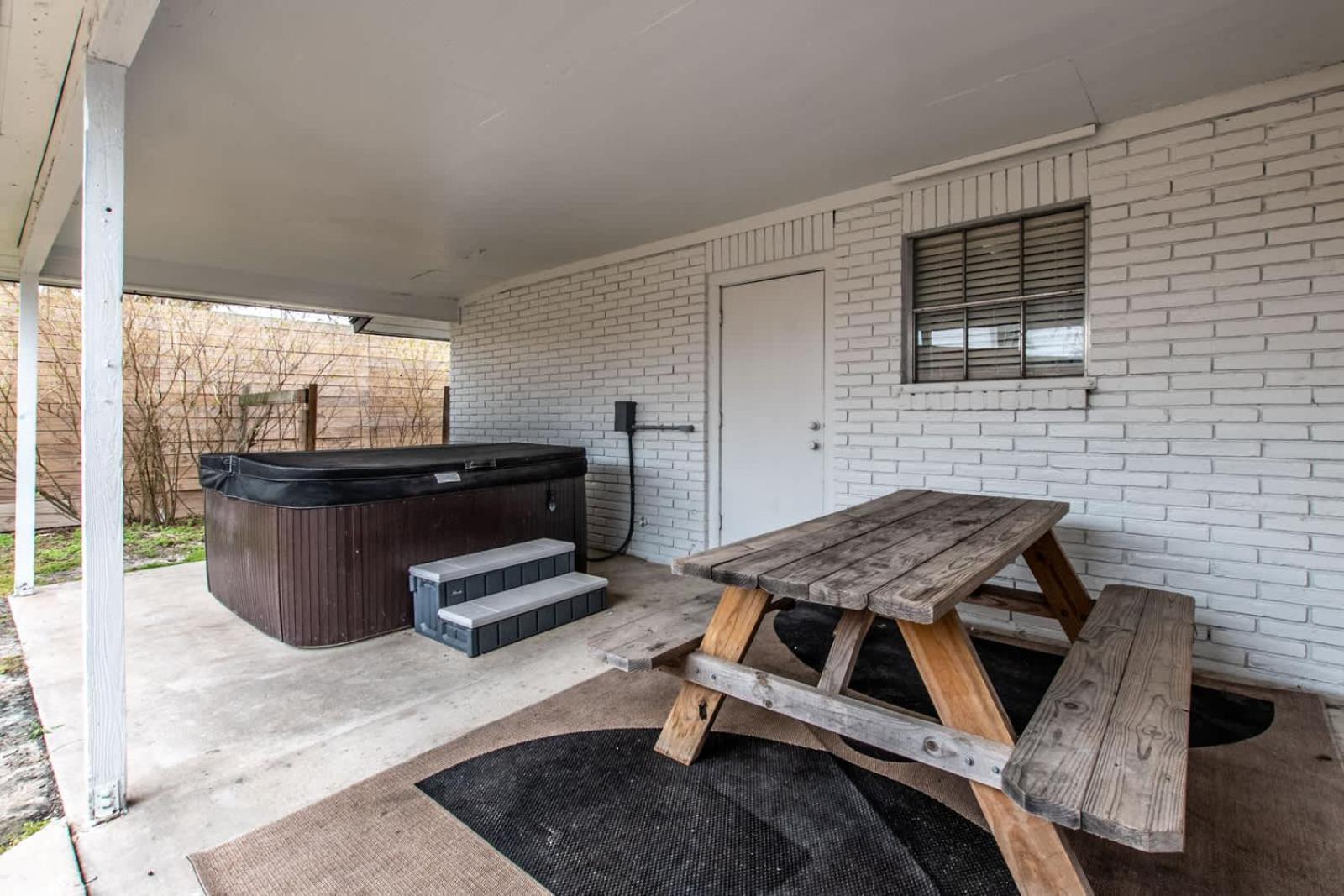 Oceanfront Retreat 2 Homes For 29-guests *