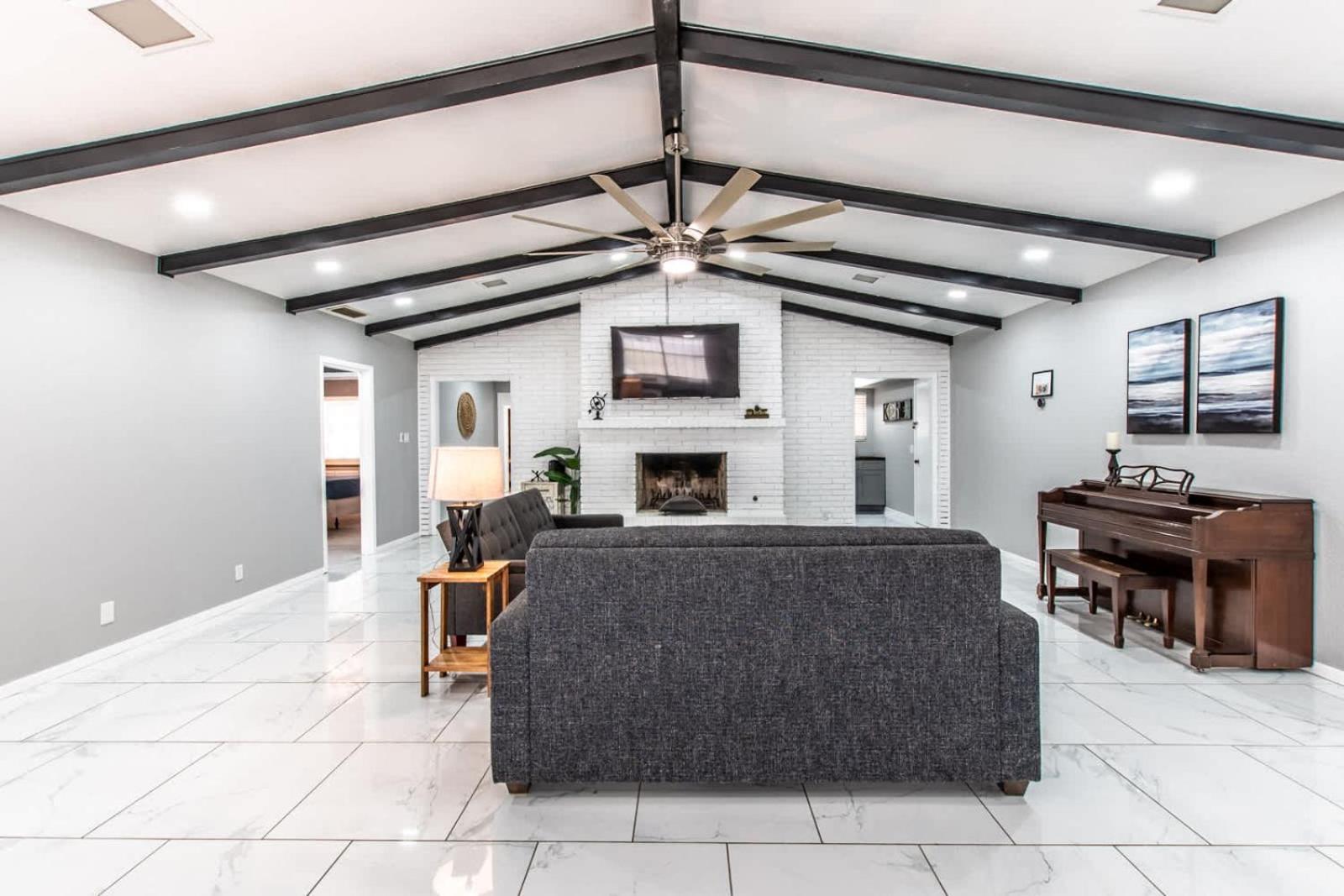 Oceanfront Retreat 2 Homes For 29-guests Holiday home Corpus Christi