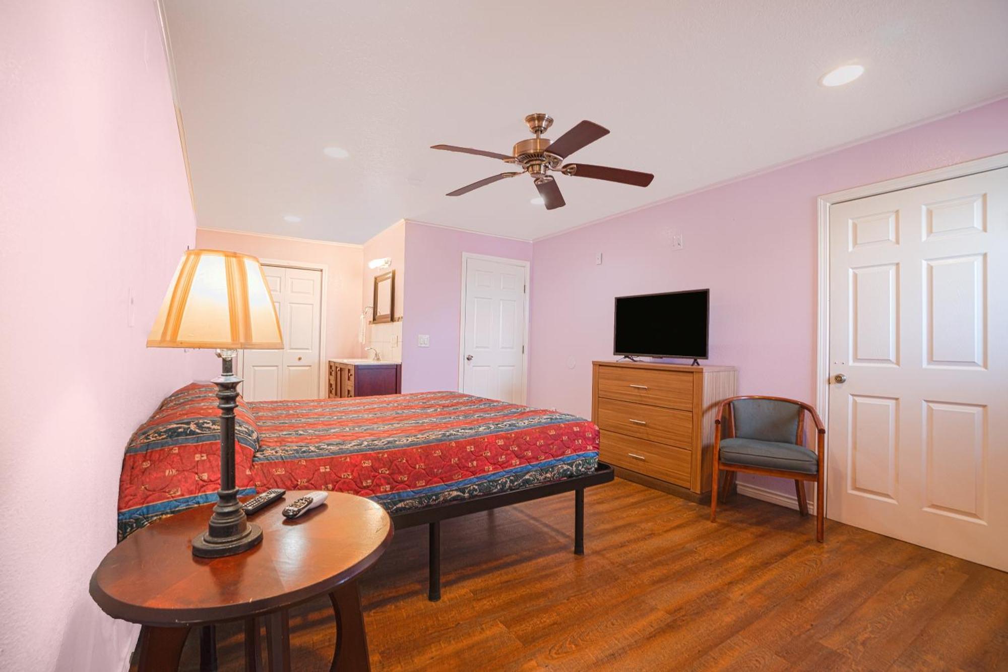 Monterrey Padre Island, By Oyo Hotel 2*
