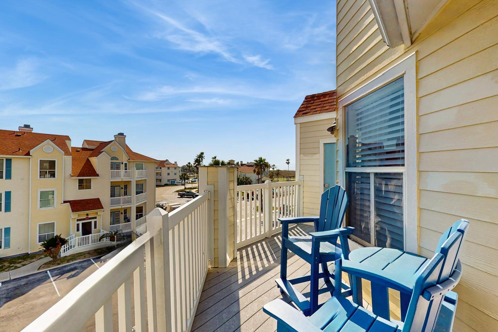 Club 352 Apartment