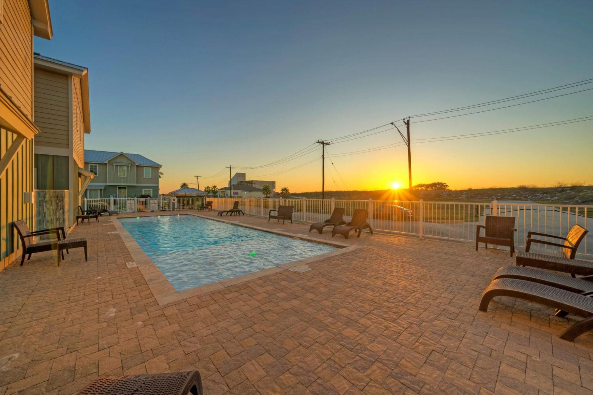 Holiday home Ridley Retreat Community Pool Mins To The Port A