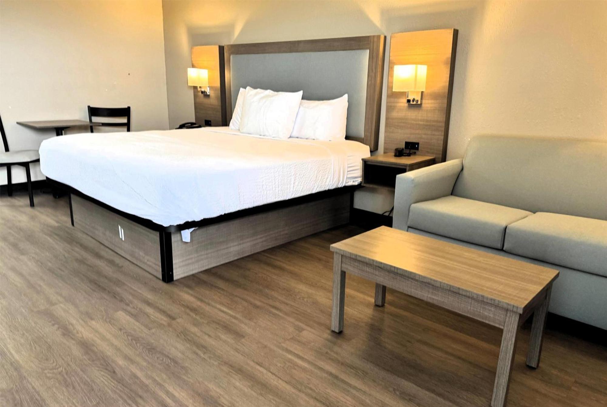 Baymont By Wyndham Airport