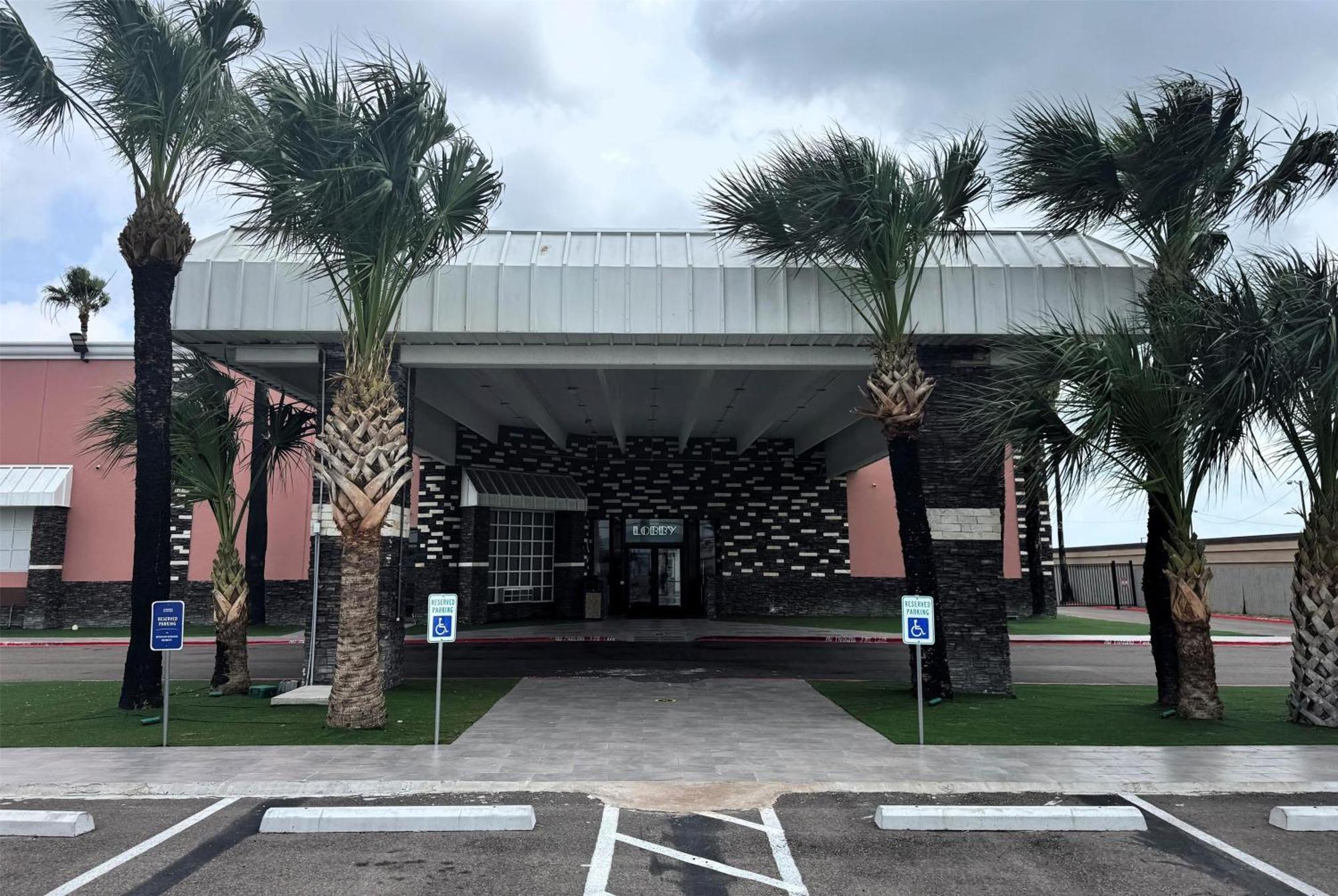 Baymont By Wyndham Airport 2*