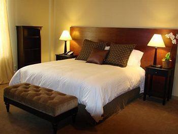 V Boutique Hotel 4*