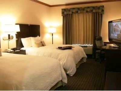 Hampton & I-37 - Navigation Boulevard Hotel 3*