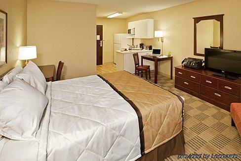 Extended America - - Staples Hotel 2*