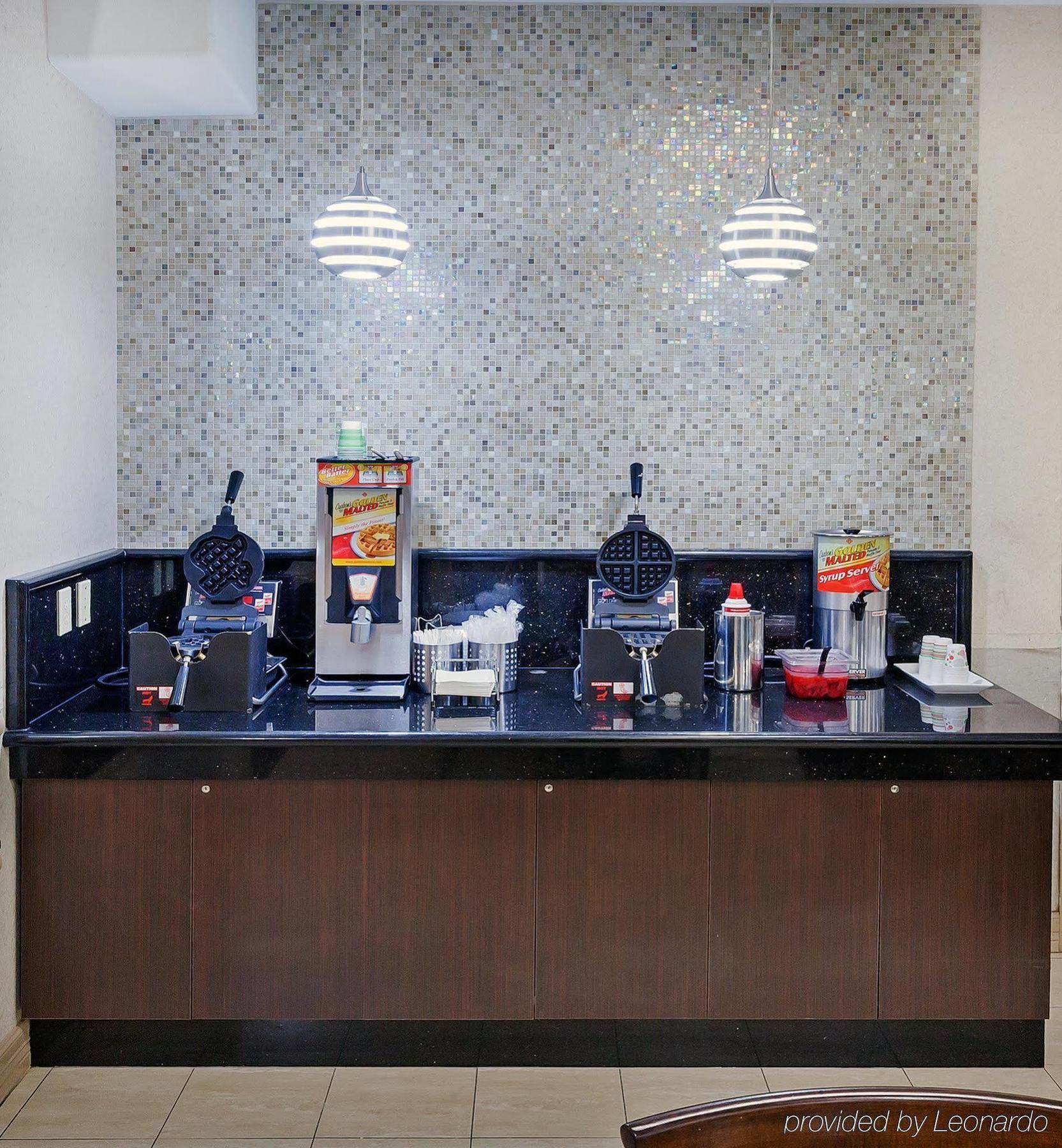 Hotel La Quinta By Wyndham Airport