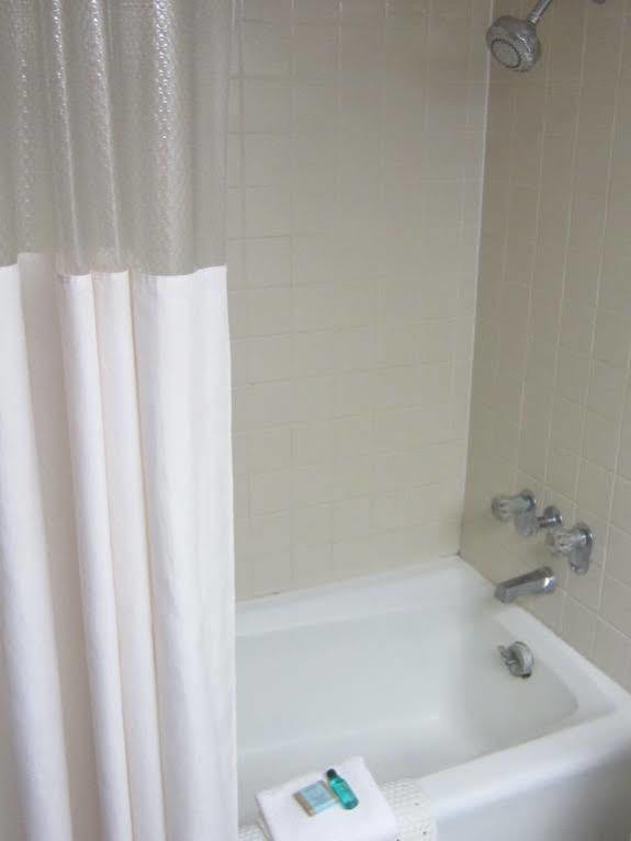 Hotel Fairbridge Express