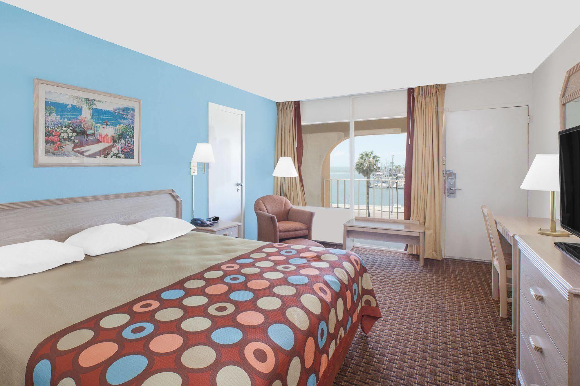 Hotel Harbor Bayfront 2*