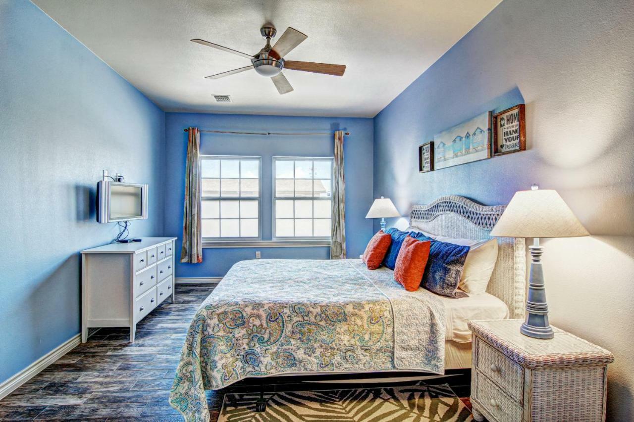 Holiday home Breezy By The