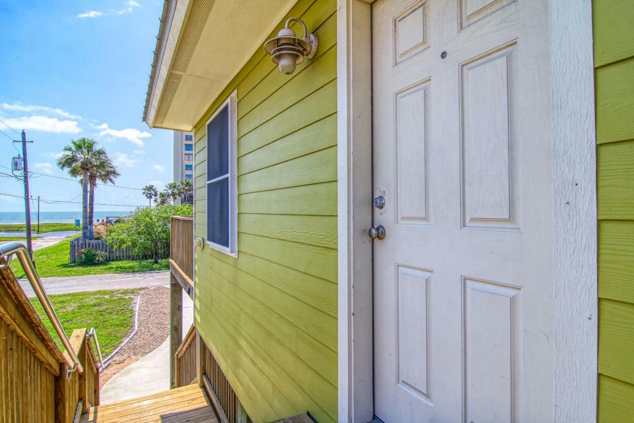 Holiday home Breezy By The