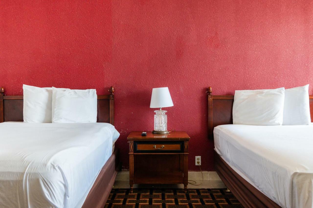 Hotel Fairbridge Express