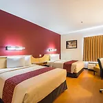 Red Roof Inn & Suites Corpus Christi