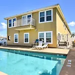 Waterfront Corpus Christi Townhome With Pool And Dock!