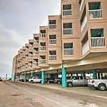 Beachfront Corpus Christi Condo With Deck And Views!