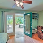 Corpus Christi Condo With Pool Walk To The Beach!